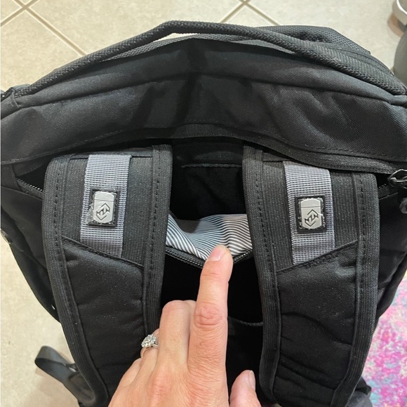 NWOT SWIISS GEAR 2872 USB Travel Laptop Backpack (Never used) - Picture 11 of 12